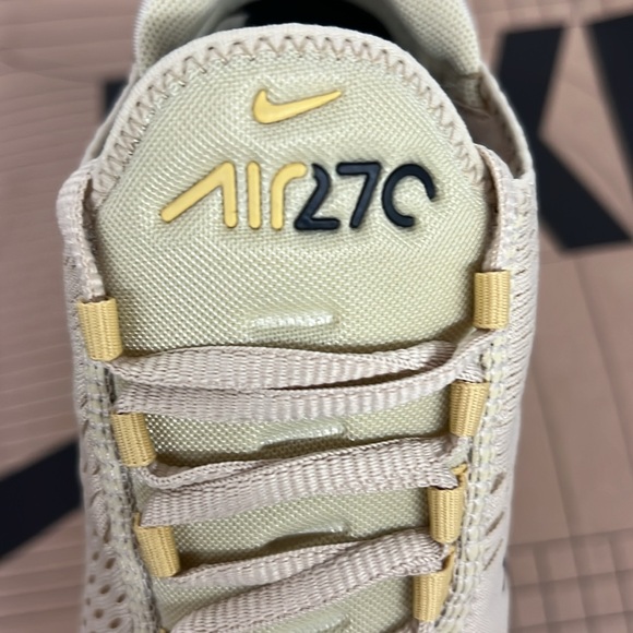NWOB- Nike Air Max 270 GOLD - Picture 5 of 10